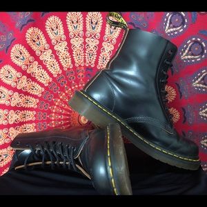 Dr. Martens Leather 1460 8-Eye Combat Boots (Doc)